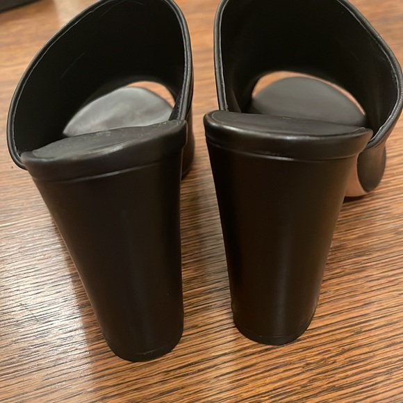 💕HP💕Vince heath cross strap sandal black leather - Picture 7 of 13